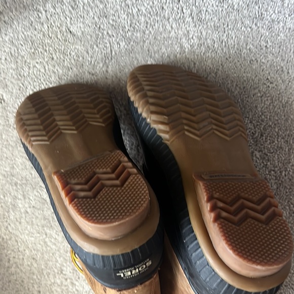 Sorel Winter Boots - Picture 2 of 6